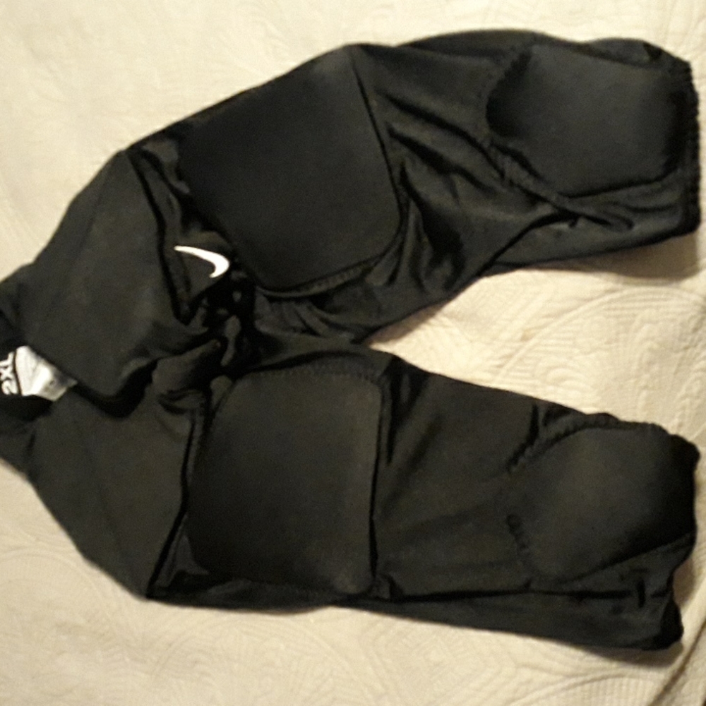 Nike youth XXL Football pants